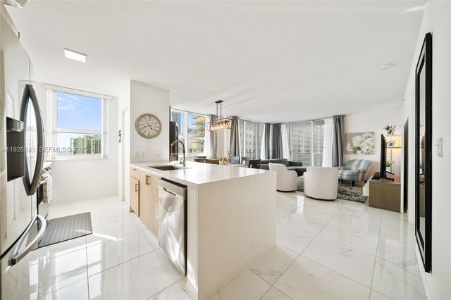1155 Brickell Bay Dr 2501, Miami, FL 33131