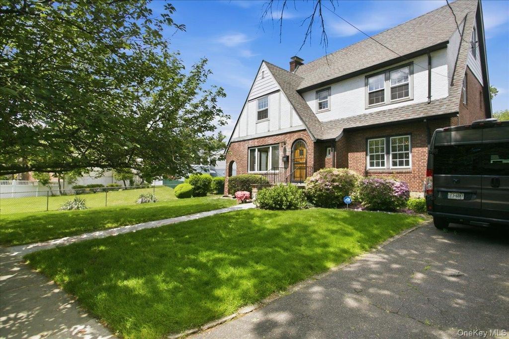 57 Ashton Road, Yonkers, NY 10705