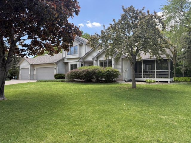 8925 Ashley Terrace, Brooklyn Park, MN 55443