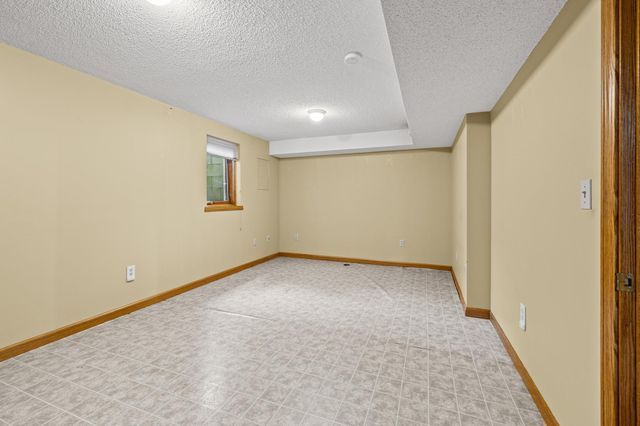 8925 Ashley Terrace, Brooklyn Park, MN 55443