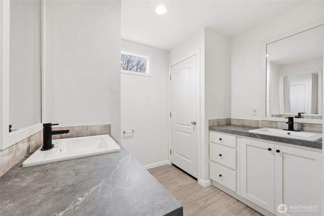 30 Porter Creek Road, Elma, WA 98541