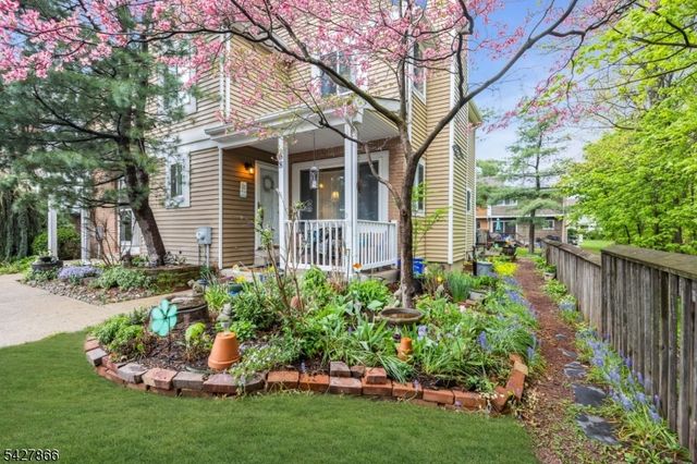 68 Hampton Ct, Hillsborough Twp., NJ 08844