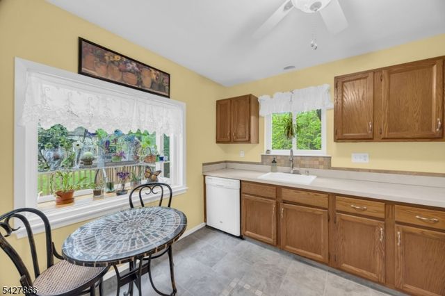 68 Hampton Ct, Hillsborough Twp., NJ 08844