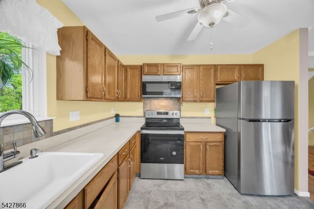 68 Hampton Ct, Hillsborough Twp., NJ 08844