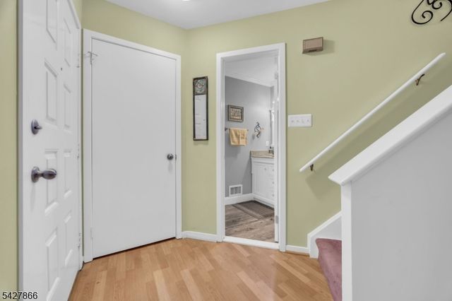 68 Hampton Ct, Hillsborough Twp., NJ 08844