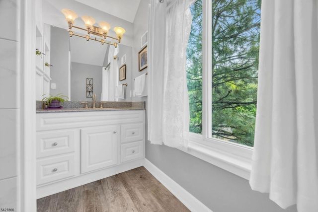 68 Hampton Ct, Hillsborough Twp., NJ 08844