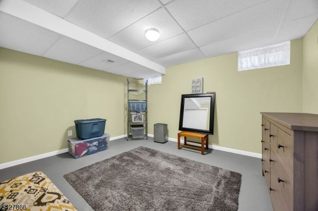68 Hampton Ct, Hillsborough Twp., NJ 08844