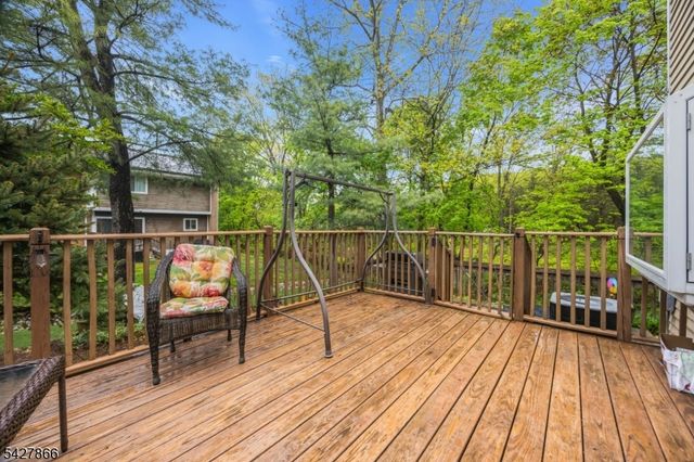 68 Hampton Ct, Hillsborough Twp., NJ 08844
