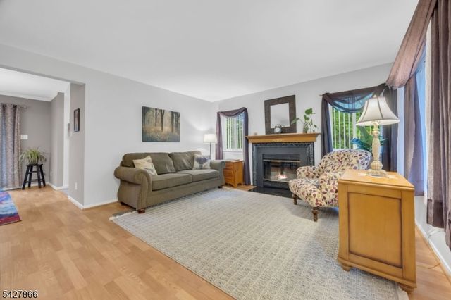 68 Hampton Ct, Hillsborough Twp., NJ 08844