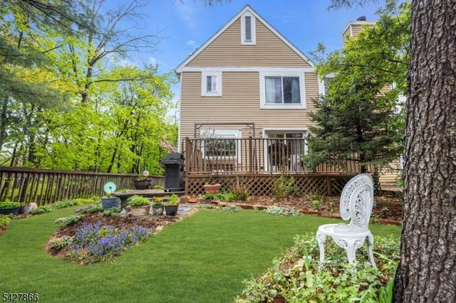 68 Hampton Ct, Hillsborough Twp., NJ 08844