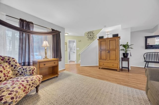 68 Hampton Ct, Hillsborough Twp., NJ 08844