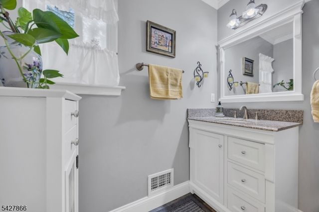 68 Hampton Ct, Hillsborough Twp., NJ 08844