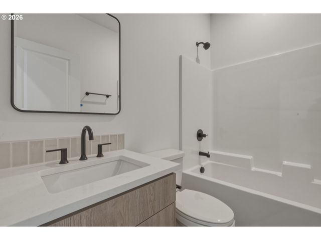 6181 N Albina Ave 5, Portland, OR 97217