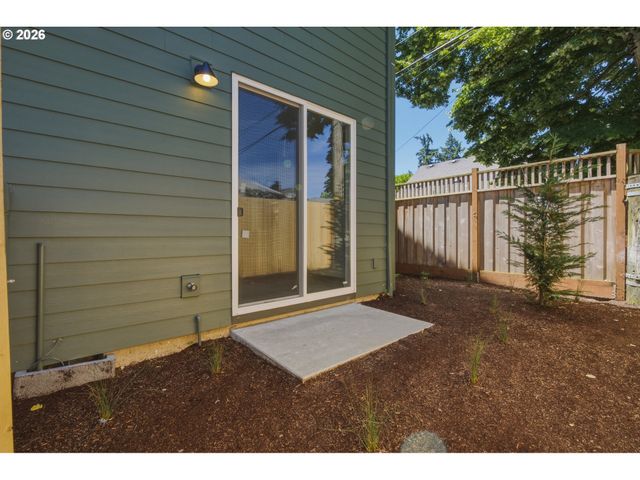 6181 N Albina Ave 5, Portland, OR 97217