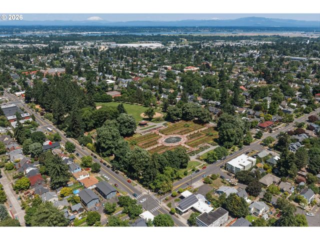 6181 N Albina Ave 5, Portland, OR 97217