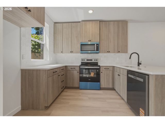6181 N Albina Ave 5, Portland, OR 97217