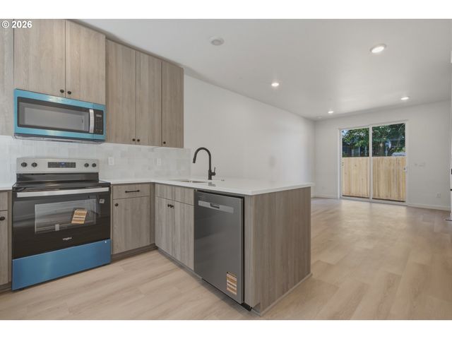 6181 N Albina Ave 5, Portland, OR 97217