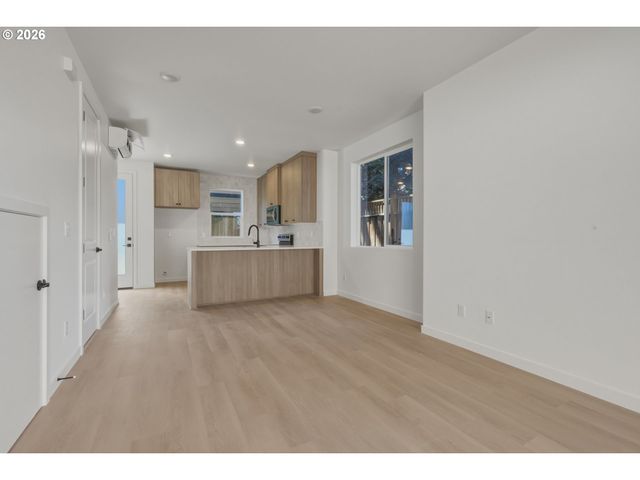 6181 N Albina Ave 5, Portland, OR 97217