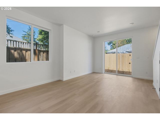 6181 N Albina Ave 5, Portland, OR 97217