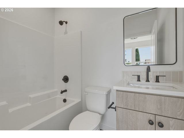 6181 N Albina Ave 5, Portland, OR 97217
