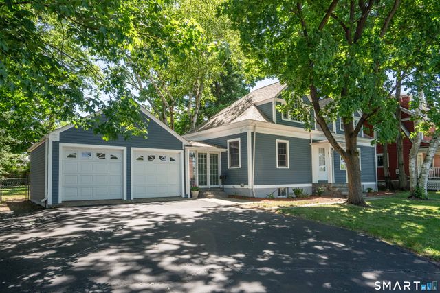 28 Whiting Lane, West Hartford, CT 06119