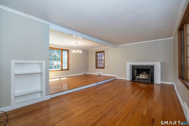28 Whiting Lane, West Hartford, CT 06119