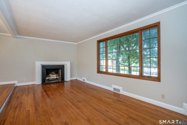 28 Whiting Lane, West Hartford, CT 06119