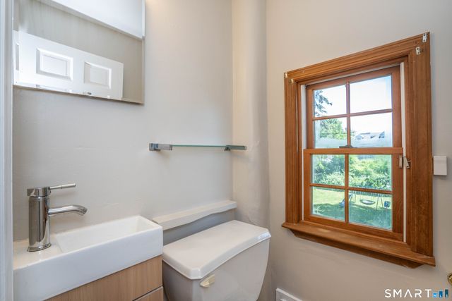 28 Whiting Lane, West Hartford, CT 06119