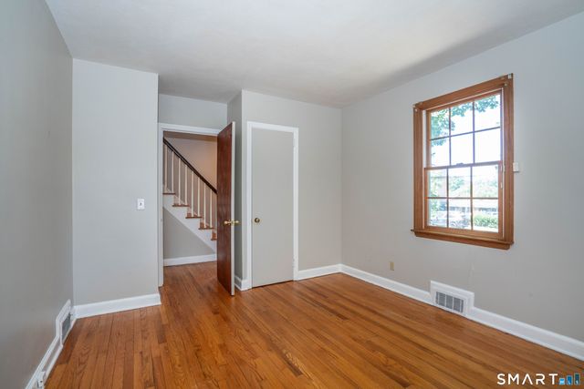 28 Whiting Lane, West Hartford, CT 06119