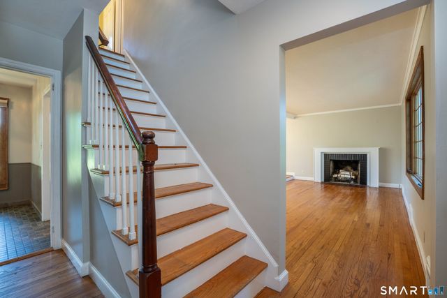 28 Whiting Lane, West Hartford, CT 06119