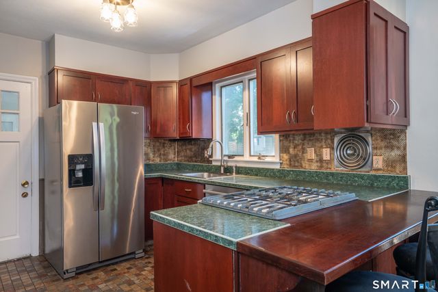 28 Whiting Lane, West Hartford, CT 06119