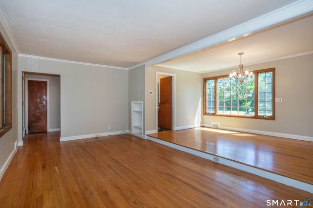 28 Whiting Lane, West Hartford, CT 06119