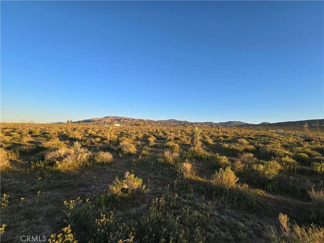 54 Japatul Road, Apple Valley, CA 92308