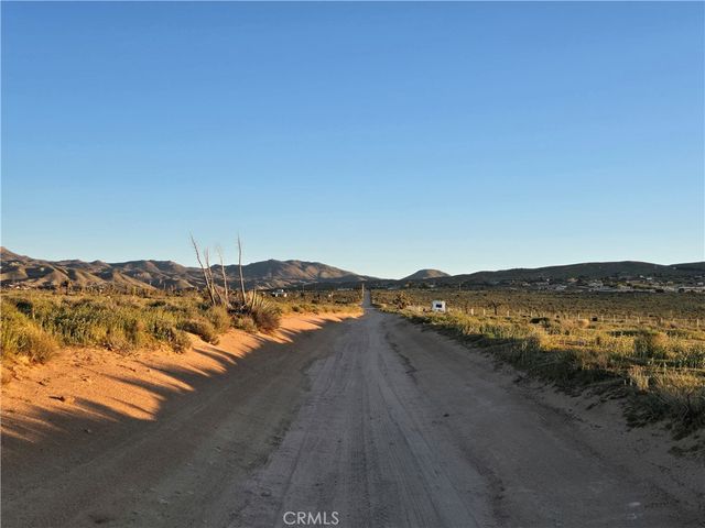 54 Japatul Road, Apple Valley, CA 92308