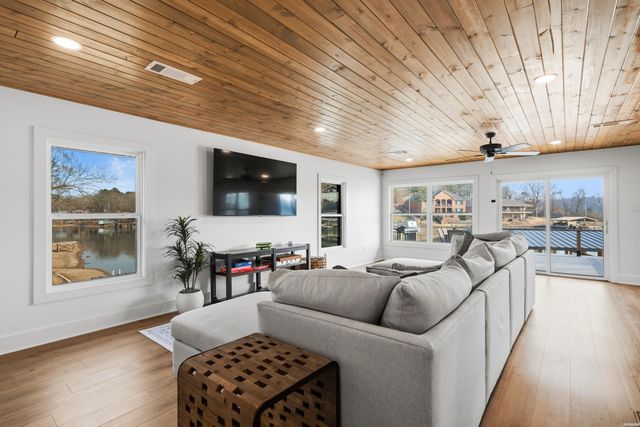 186 Riverside Drive, Hot Springs, AR 71913