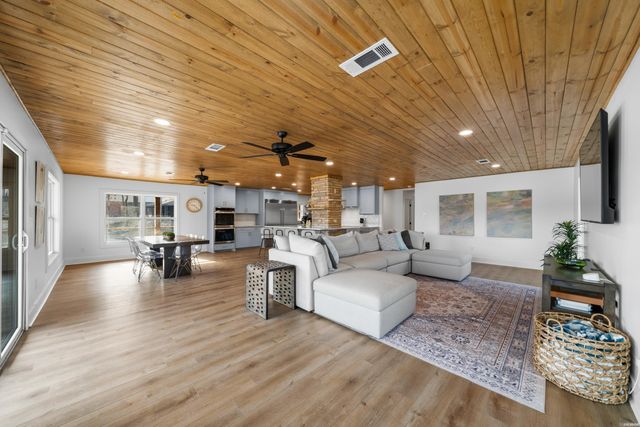 186 Riverside Drive, Hot Springs, AR 71913