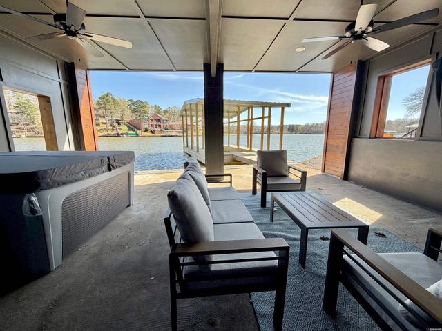 186 Riverside Drive, Hot Springs, AR 71913