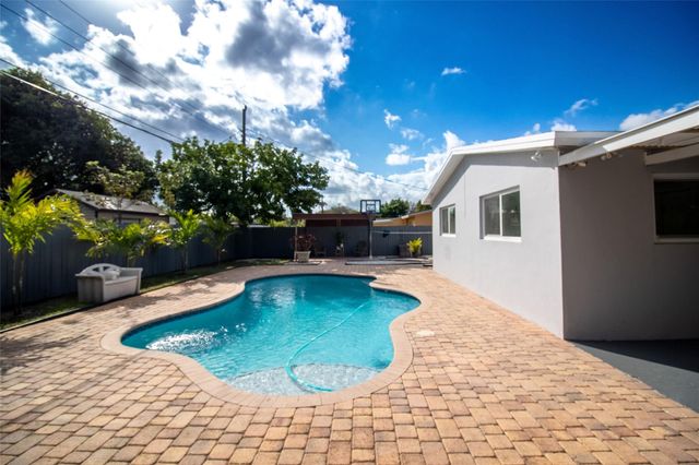 6540 Garfield Street, Hollywood, FL 33024