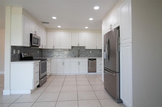 6540 Garfield Street, Hollywood, FL 33024