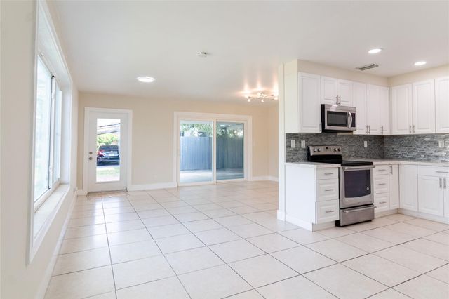 6540 Garfield Street, Hollywood, FL 33024