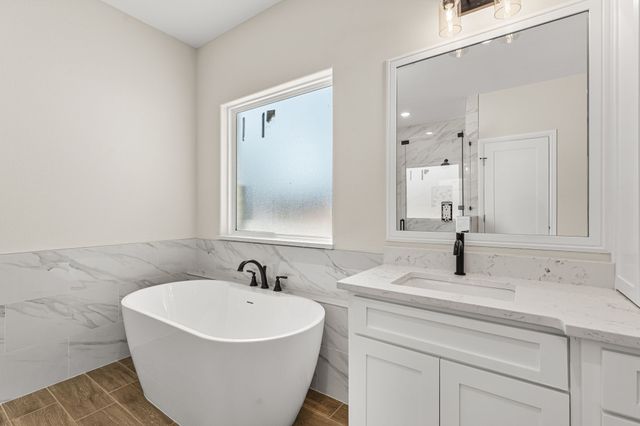 1508 PORTS O CALL Court, Granbury, TX 76048