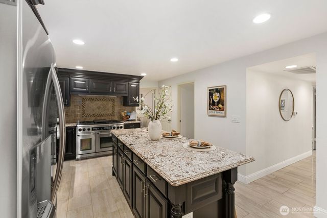 18505 NE 26th Street, Redmond, WA 98052