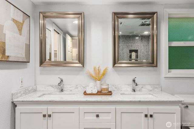 18505 NE 26th Street, Redmond, WA 98052