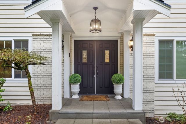 18505 NE 26th Street, Redmond, WA 98052