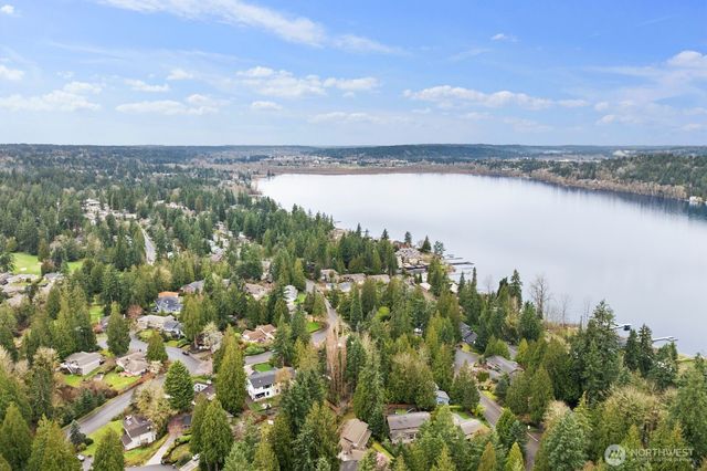 18505 NE 26th Street, Redmond, WA 98052