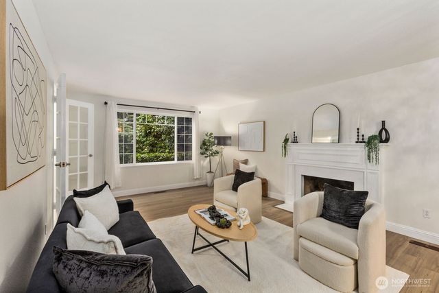 18505 NE 26th Street, Redmond, WA 98052