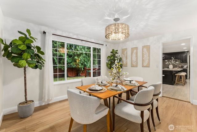 18505 NE 26th Street, Redmond, WA 98052