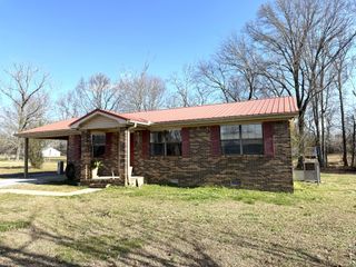 102 McDougal Rd, Fayetteville, TN 37334