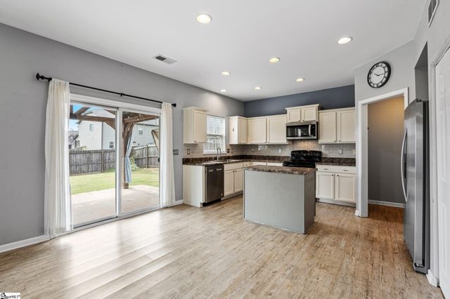 27 Madeline Circle, Taylors, SC 29687