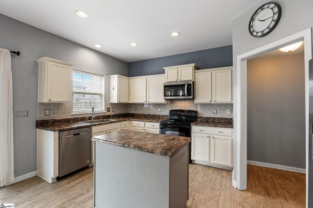 27 Madeline Circle, Taylors, SC 29687